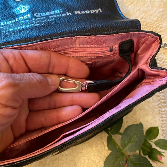 Crossbody - Picture 6 of 8